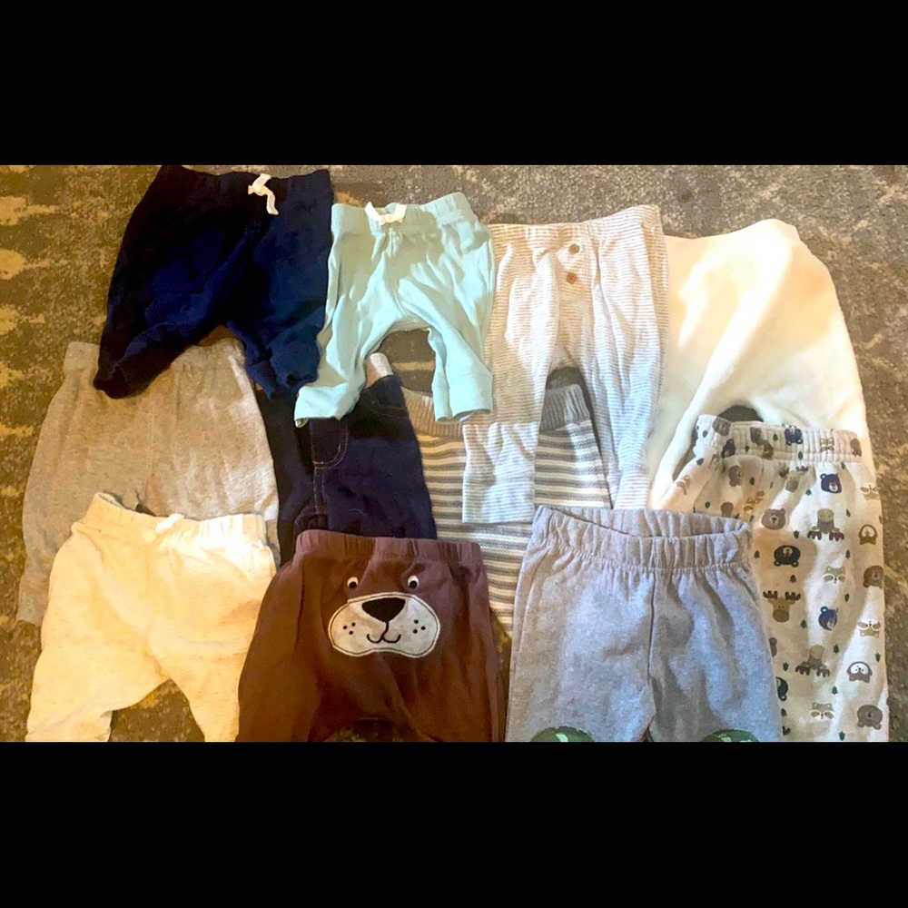 11 pairs of baby boy pants. Sizing from 3 to 12 mo
